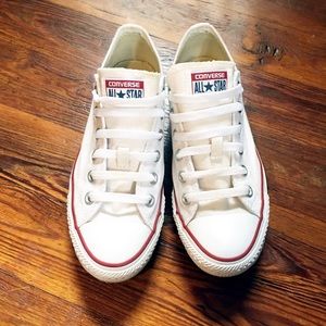 Classic Converse Size 8 (Women’s) in White